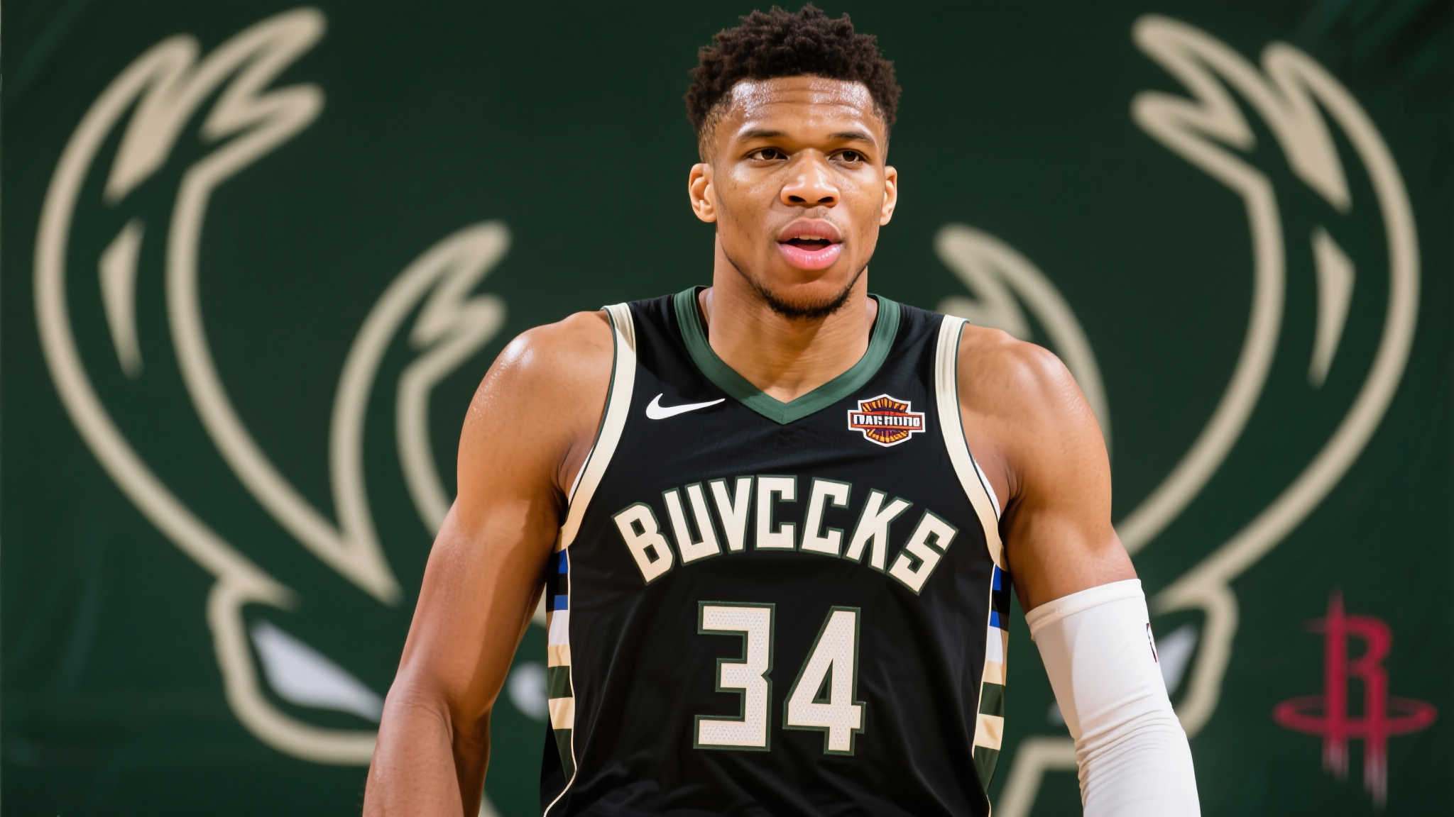 勇士或以7筹码换字母哥！价值不及火箭，美媒曝8换1方案可抢先交易